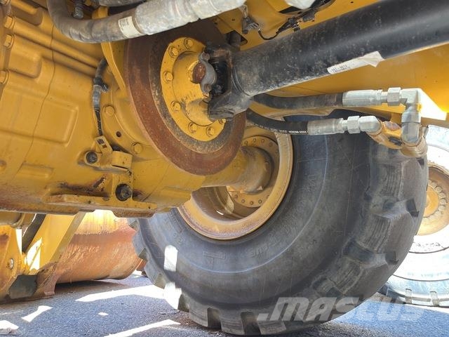 CAT 966M Wheel loaders