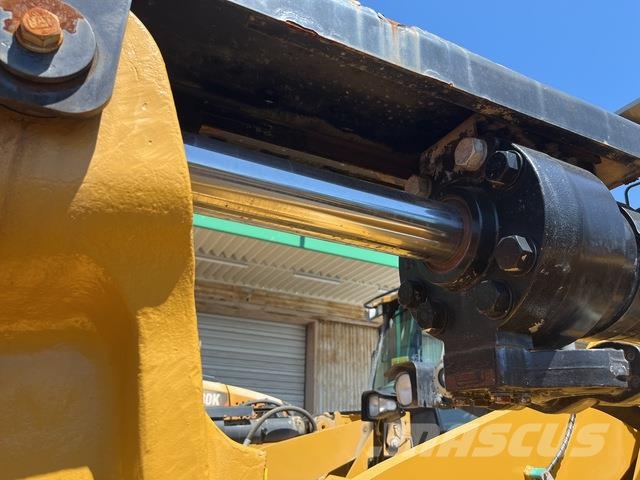 CAT 966M Wheel loaders