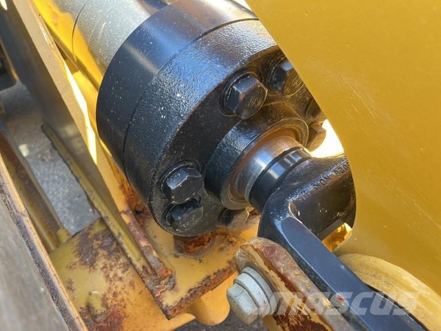 CAT 966M Wheel loaders