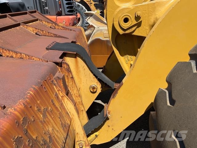 CAT 966M Wheel loaders