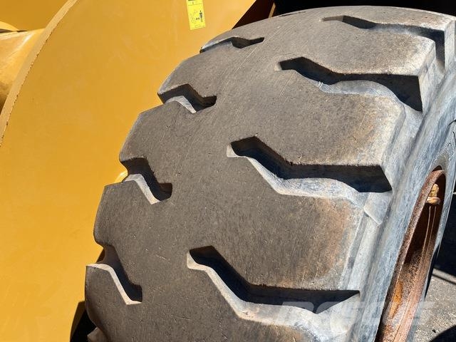 CAT 966M Wheel loaders