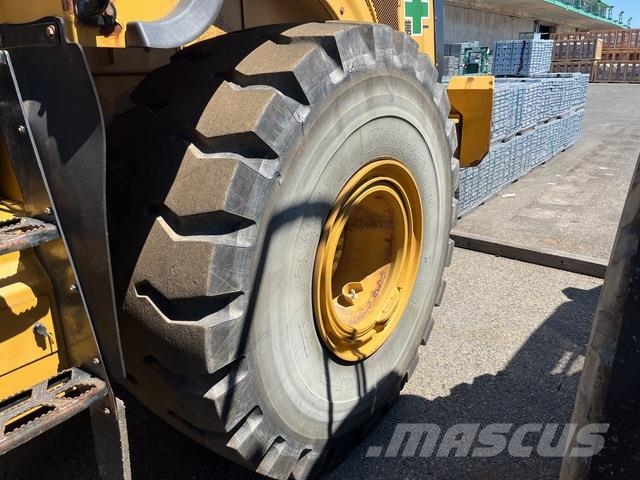 CAT 966M Wheel loaders