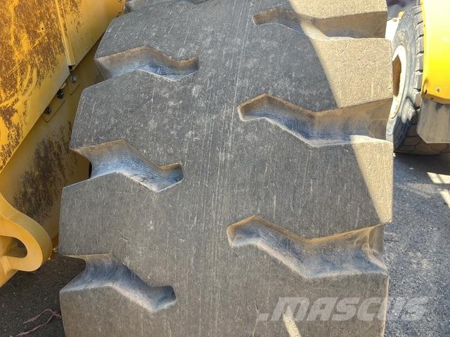 CAT 966M Wheel loaders