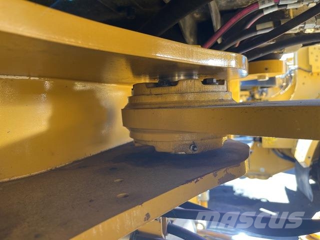 CAT 966M Wheel loaders