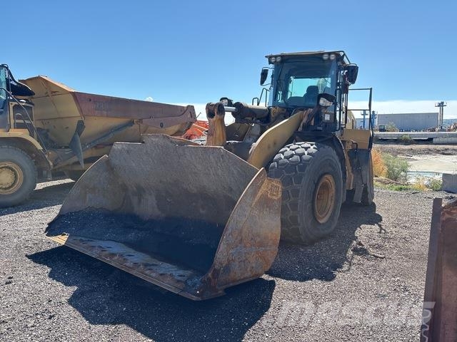 CAT 966M Kolesni nakladalci