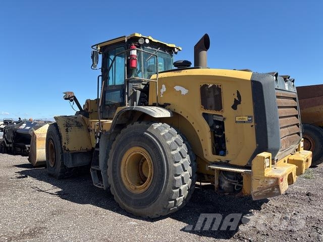 CAT 966M Kolesni nakladalci