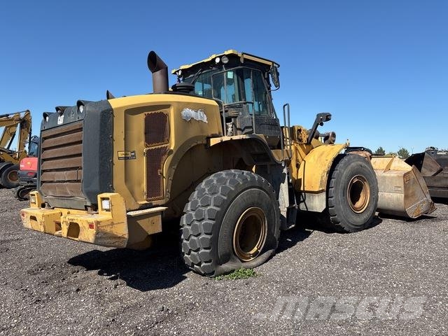 CAT 966M Kolesni nakladalci