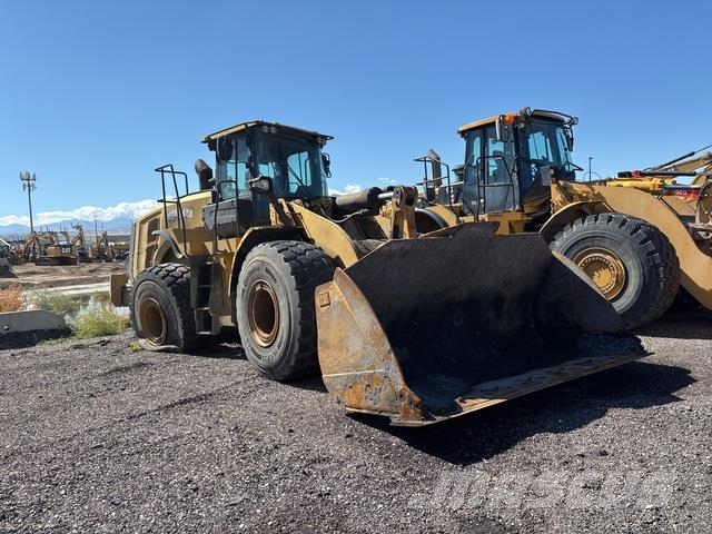 CAT 966M Kolesni nakladalci
