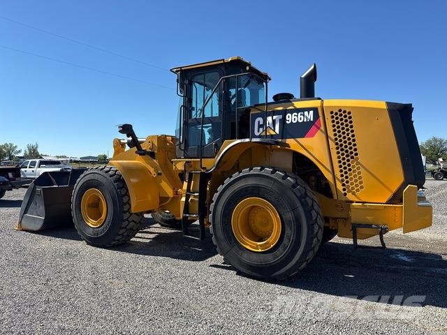 CAT 966M Chargeuse sur pneus