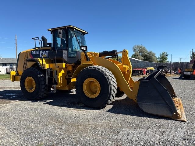 CAT 966M Chargeuse sur pneus