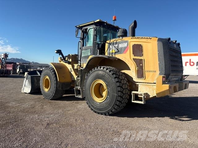 CAT 966M لوادر بعجل