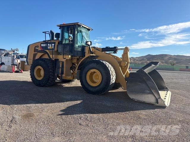 CAT 966M لوادر بعجل