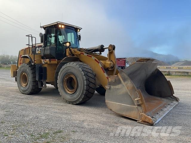 CAT 972K Gumikerekes homlokrakodók