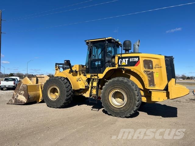CAT 972M Колесни товарачи
