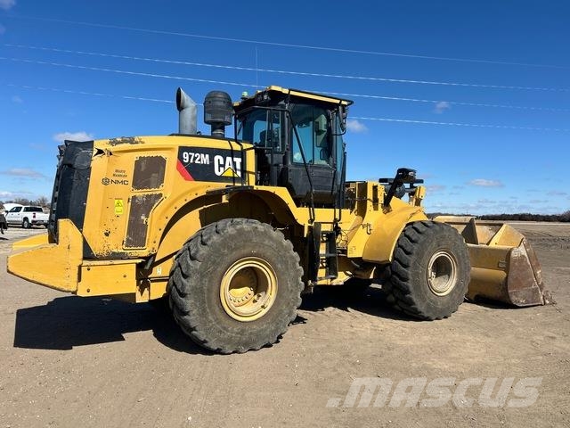 CAT 972M Колесни товарачи