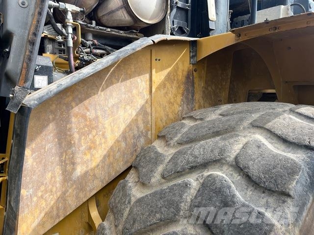 CAT 972M Ładowarki kołowe