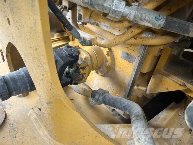 CAT 972M Ładowarki kołowe