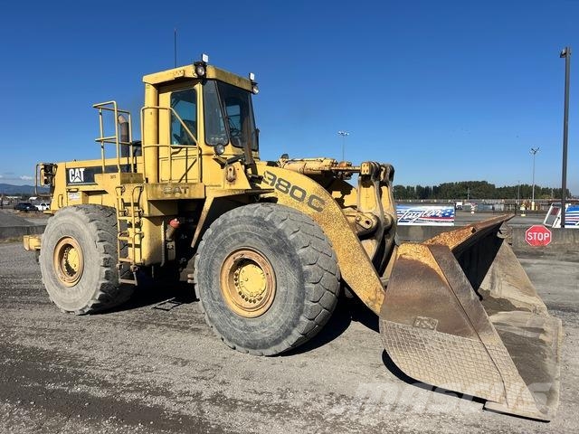 CAT 980C Gumikerekes homlokrakodók