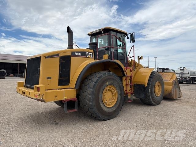 CAT 980H Gumikerekes homlokrakodók
