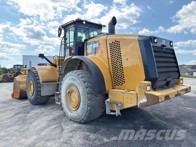 CAT 980M لوادر بعجل