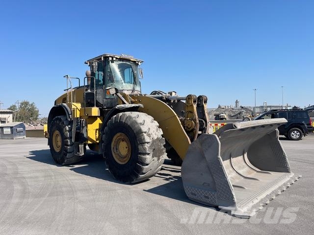 CAT 980M Kolesni nakladalci