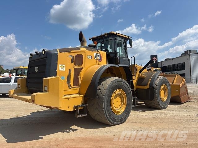 CAT 982 Chargeuse sur pneus
