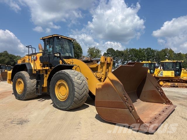 CAT 982 Chargeuse sur pneus