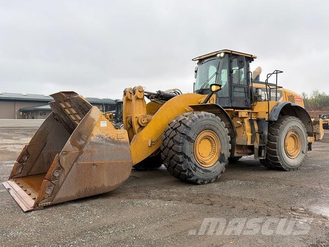 CAT 982M Chargeuse sur pneus