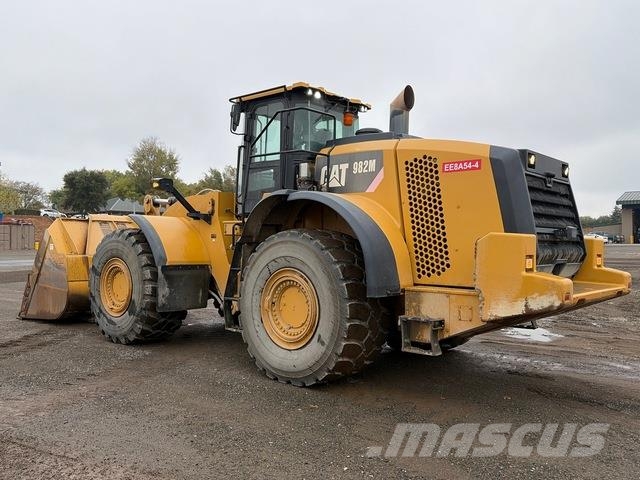 CAT 982M Chargeuse sur pneus