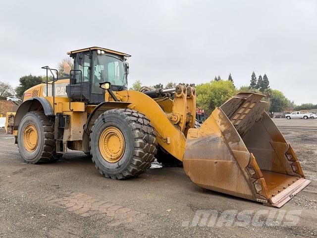 CAT 982M Chargeuse sur pneus