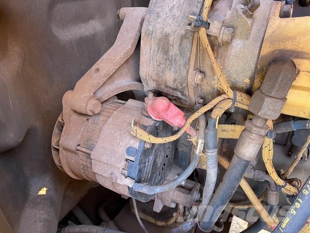 CAT 988H Pale gommate