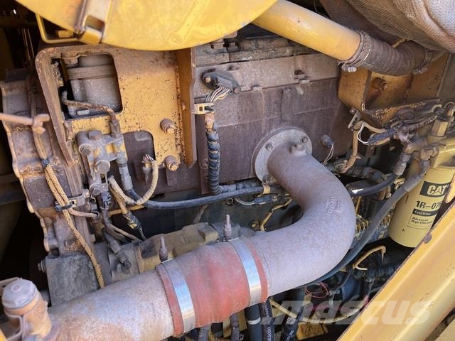 CAT 988H Pale gommate