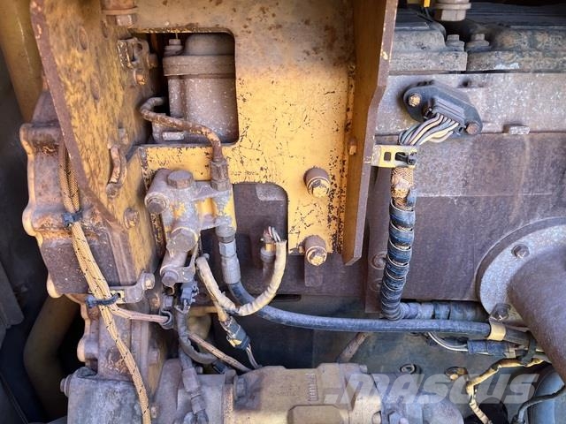 CAT 988H Pale gommate