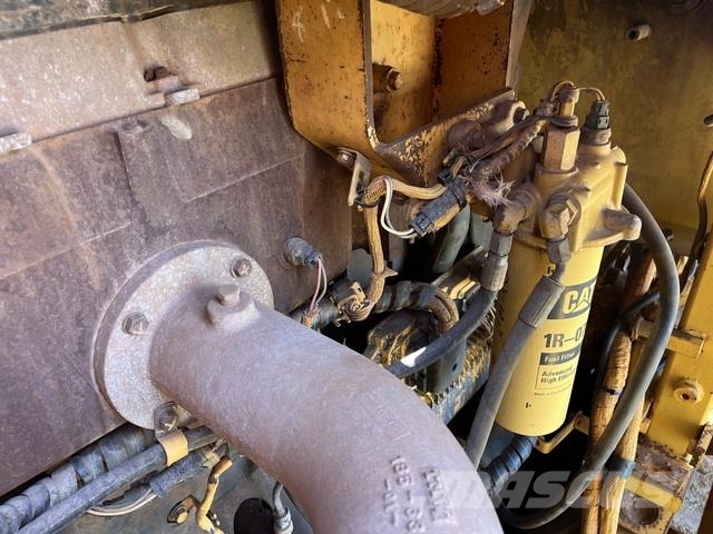 CAT 988H Pale gommate