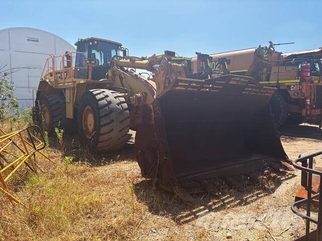 CAT 988H Pale gommate