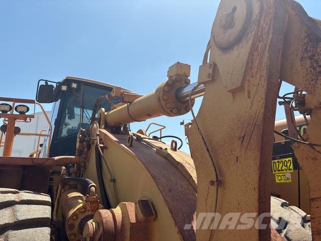 CAT 988H Pale gommate