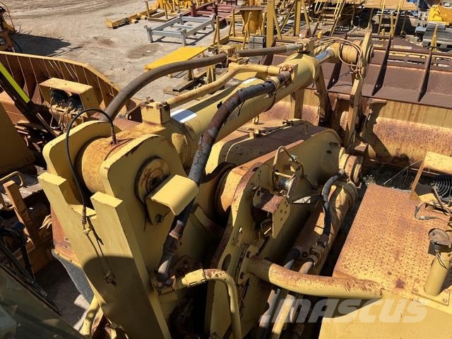 CAT 988H Pale gommate