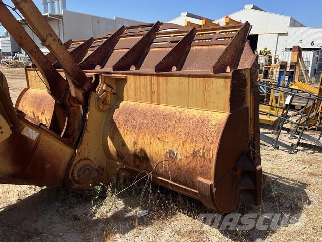 CAT 988H Pale gommate