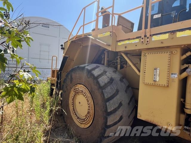 CAT 988H Pale gommate