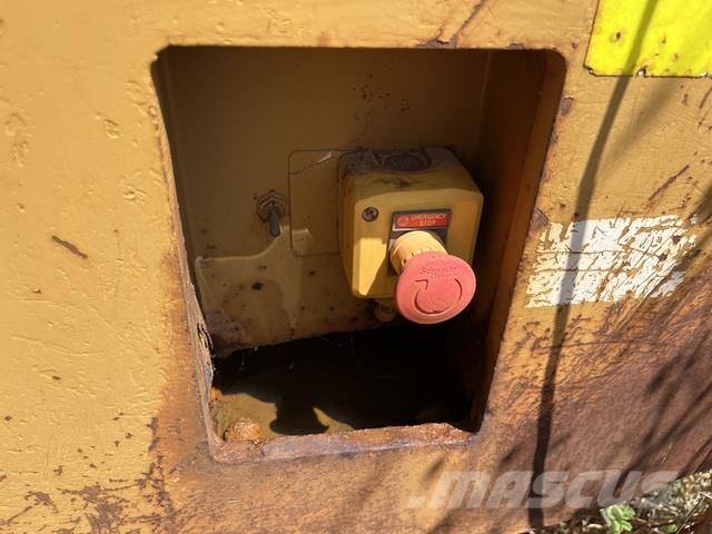 CAT 988H Pale gommate