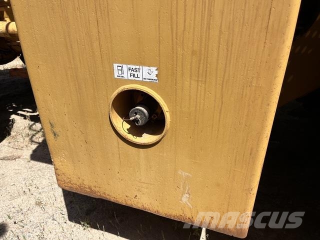 CAT 988H Pale gommate