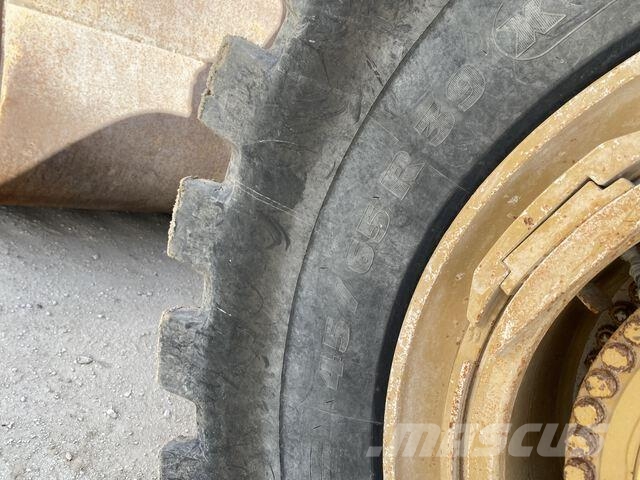 CAT 990K Φορτωτές με λάστιχα (Τροχοφόροι)