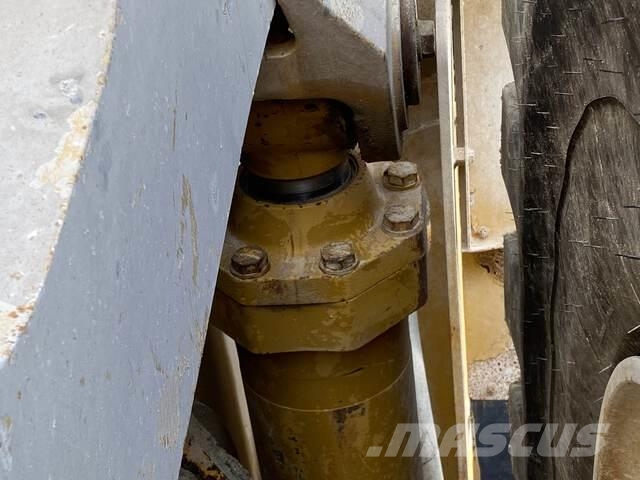 CAT 990K Φορτωτές με λάστιχα (Τροχοφόροι)
