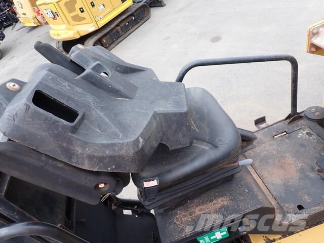 CAT AP-300F Asfaltafwerkmachines