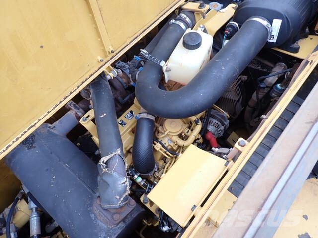 CAT AP-300F Asfaltafwerkmachines