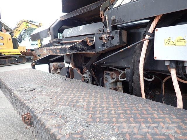 CAT AP-300F Asfaltafwerkmachines