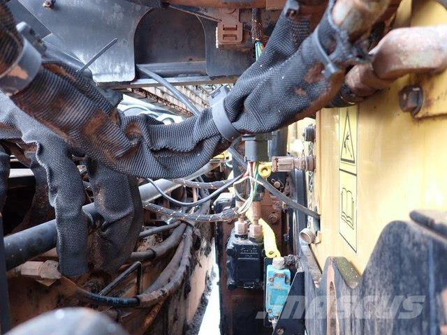 CAT AP-300F Asfaltafwerkmachines