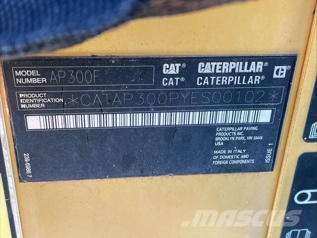 CAT AP-300F Asfaltafwerkmachines