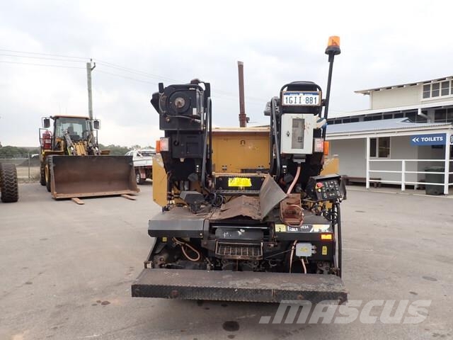 CAT AP-300F Asfaltafwerkmachines