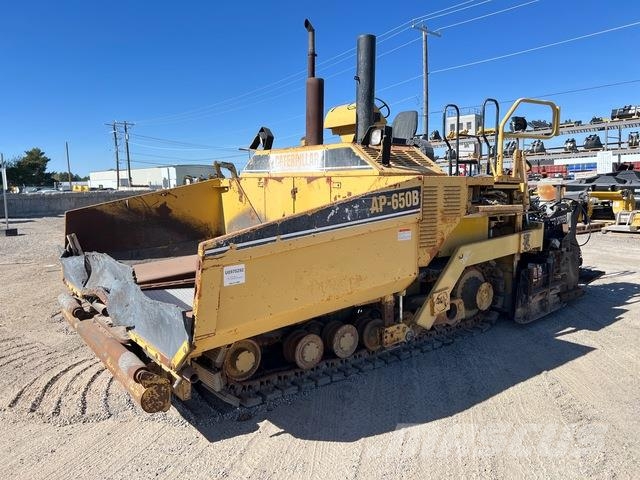 CAT AP-650B Asfalta klājēji